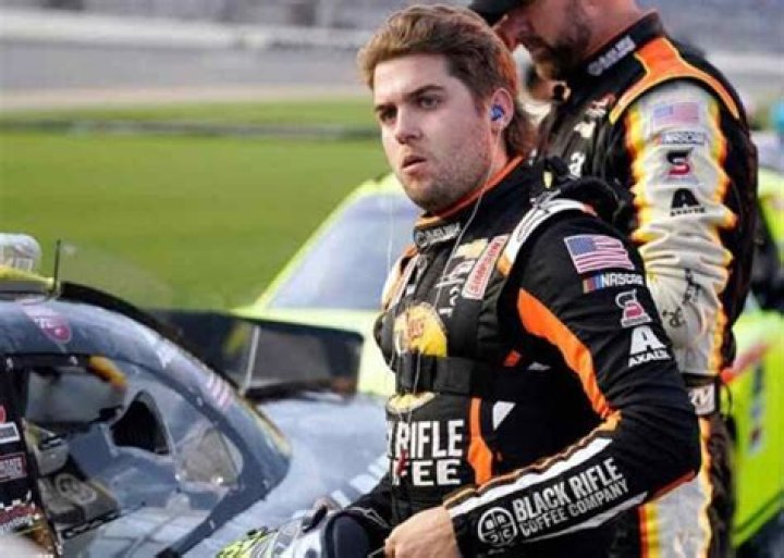 Astonishing Net Worth of NASCAR Racer Scott Gragson