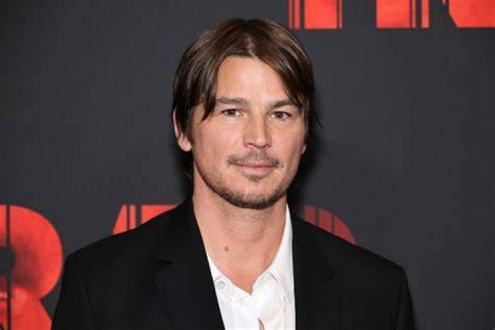 The Remarkable Journey of Young Josh Hartnett: A Rising Star in Hollywood