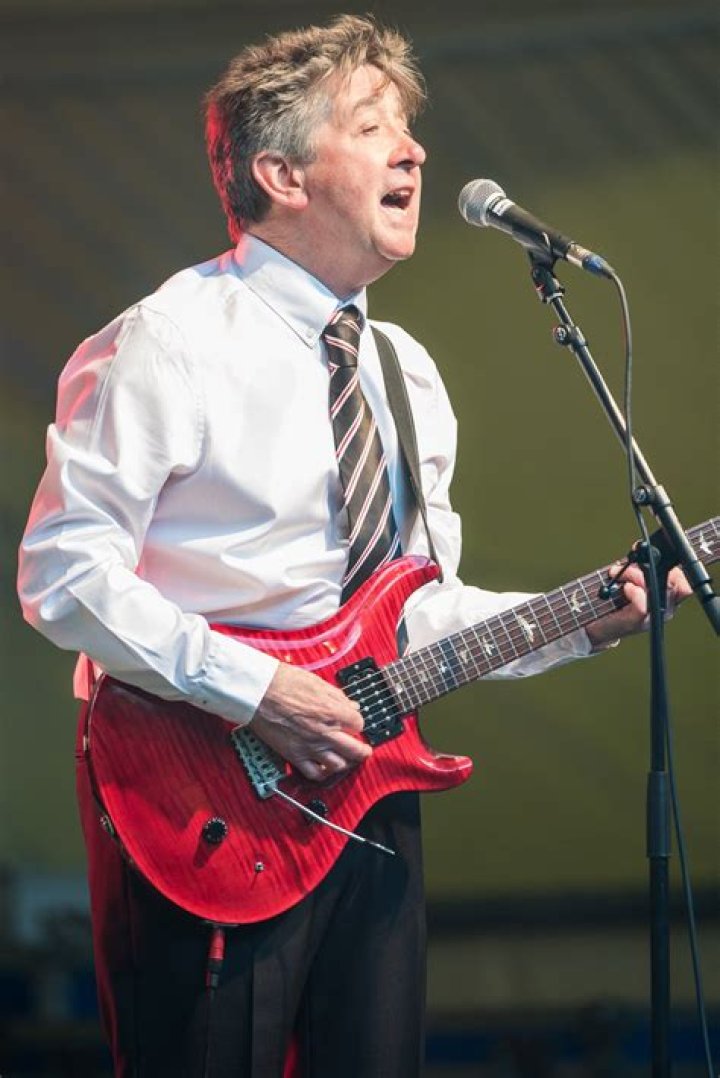 Tony Hicks: The Ultimate Guide to His Career and Music
