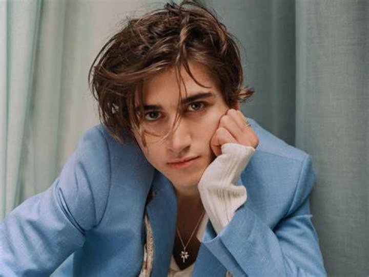 Unraveling the Intricacies of Sebastian Croft Relationships