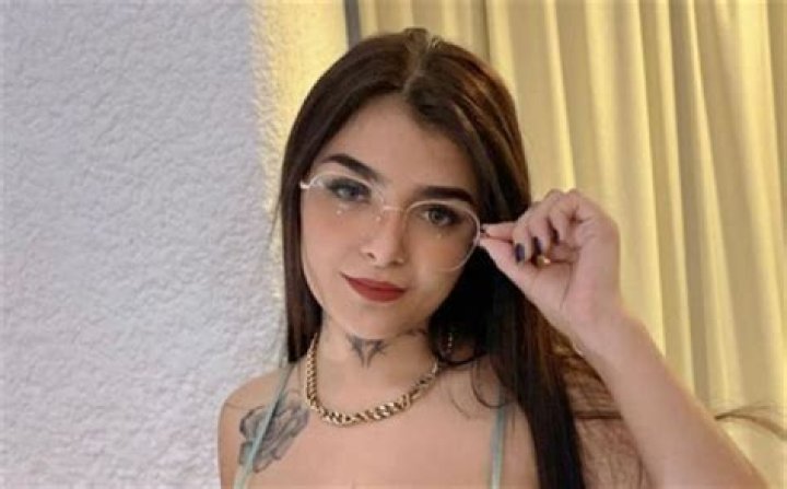 Unraveling the Life of Erome Karely Ruiz: A Journey Through Fame