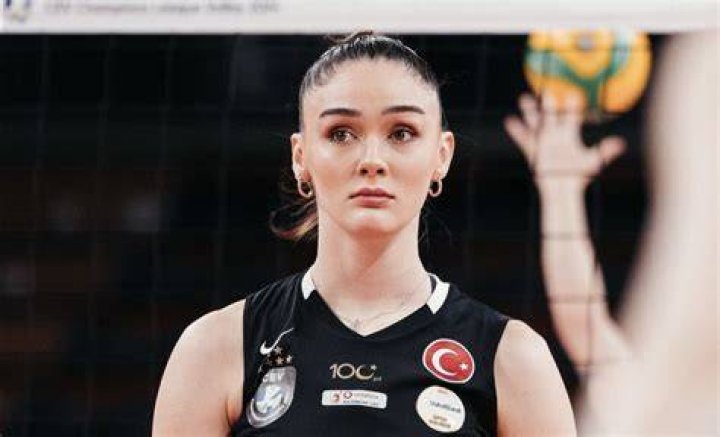 Zehra Gunes: The Rising Volleyball Star with an Inspirational Journey